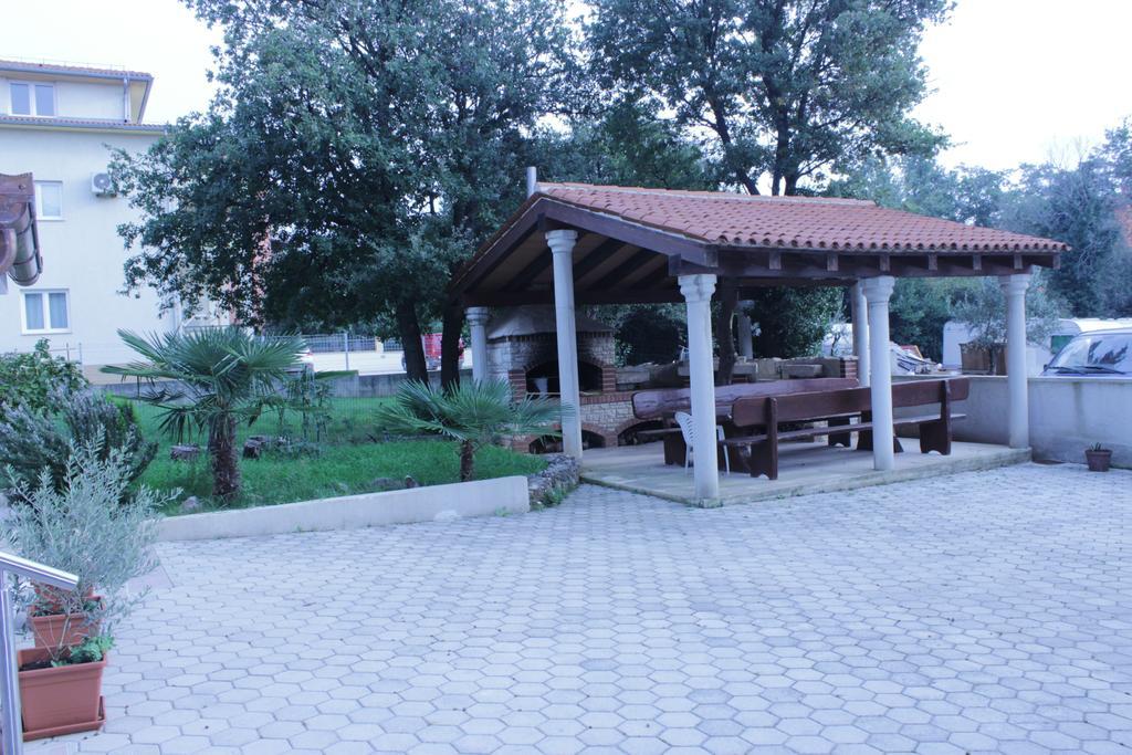 Apartments Barbic ميدولين الغرفة الصورة
